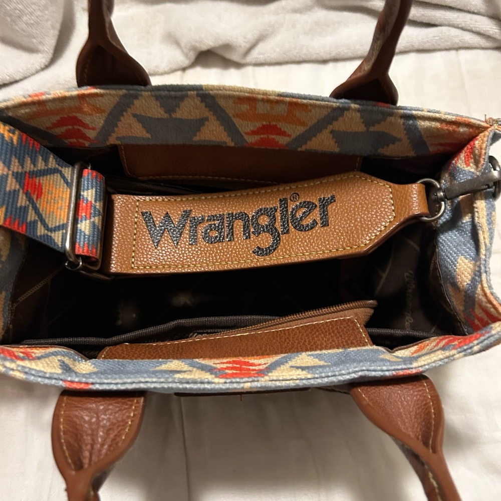 Wrangler Women's Tote Bag with Aztec Design - Blue and Brown - Picture 2 of 3